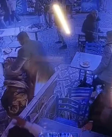 Besiktas8217ta-Balikcida-Dehset-Anlari-Asma-Tavan-Ailenin-Uzerine-Dustu-featured