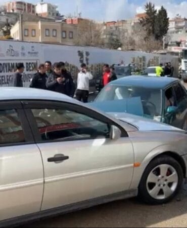 Besni8217de-Zincirleme-Trafik-Kazasi-6-Kisi-Yaralandi-featured