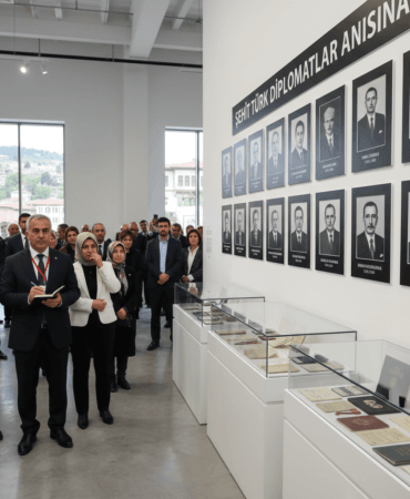 Bursa-Sehit-Turk-Diplomatlarin-Anisini-Ozel-Bir-Sergiyle-Yasatiyor-gemini