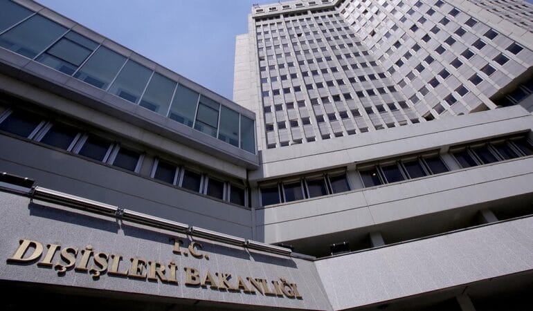 Disisleri8217nden-Israil8217in-Suriye-Saldirisina-Sert-Kinama-featured