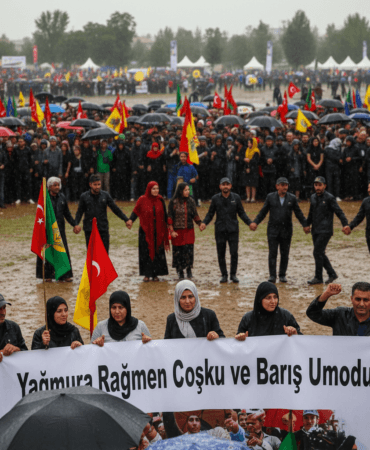 Diyarbakir-Nevruzu-Yagmura-Ragmen-Cosku-ve-Baris-Umudu-gemini