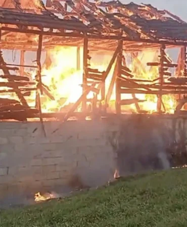 Duzce-Cumayeri8217nde-2-Katli-Depo-Yanginda-Harap-Oldu-featured