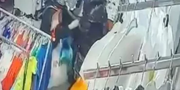 Esenyurt8217ta-Magaza-Hirsizligi-Kamerada-Cikolata-ve-Giysi-Calindi-featured