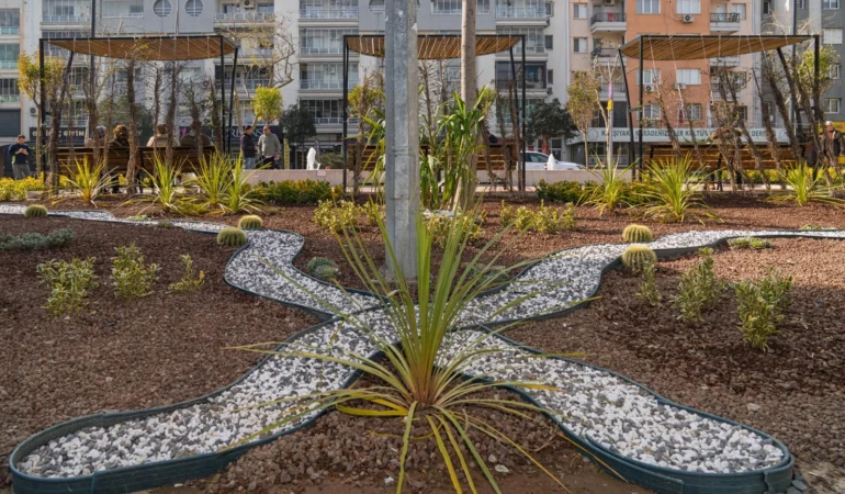 Izmir8217de-Atil-Bolgeler-Nefes-Alanlarina-Donusuyor-featured