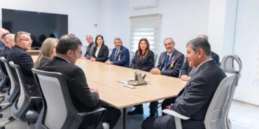 Izmir8217de-Sehit-Aileleri-Dernekleri-Baskan-Tugay8217a-Tesekkur-Etti-featured