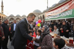 Kocasinanda-Ramazan-Ruhu-Baskan-Colakbayrakdar-Halkin-Kalbine-Dokundu-gemini