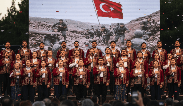 Maltepede-Canakkale-Ruhu-THM-Korosundan-Duygusal-Konser-gemini