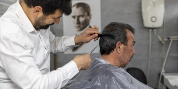 Mersin-Buyuksehir8217den-Bayram-Oncesi-Mobil-Kuafor-Surprizi-featured