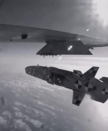 Milli-Seyir-Fuzesi-SOM-J8217den-Tam-Isabetli-Vurus-Test-Basariyla-Sonuclandi-featured