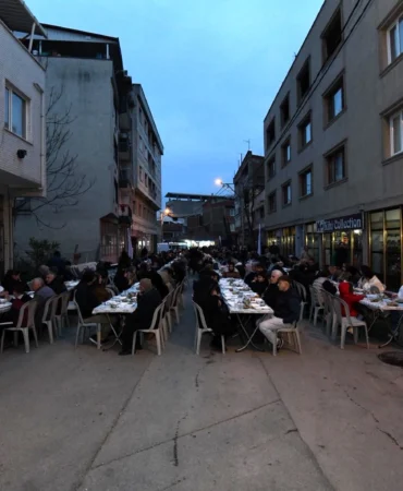 Osmangazi8217nin-Son-Ramazan-Iftari-Gulbahce8217de-Kuruldu-featured