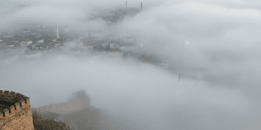 Sinop-Yogun-Sis-Bulutlari-Arasindan-Goruntulendi-gemini