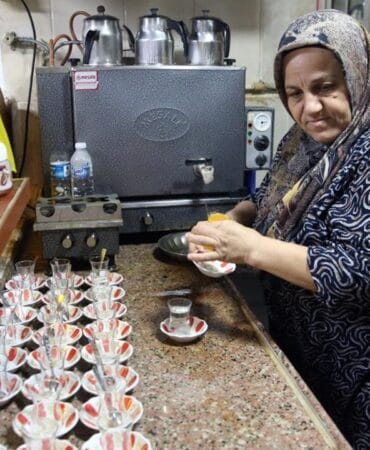 Turkiye-Ekonomisine-Esnaf-Katkisi-2.2-Milyon-Kisiyle-Guclu-Destek-featured