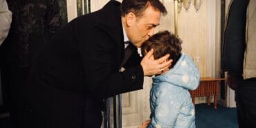 Vali-Sozer-Bayram-Sabahi-Cocuk-Evleri-Sitesi8217ndeki-Cocuklarla-Bulustu-featured