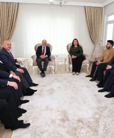 Vali-Varol-Sehit-Ailesine-Ramazan-Bayrami-Ziyaretinde-Devlet-Destegini-Vurguladi-featured