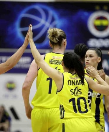 fenerbahce-kadinlar-basketbol-super-ligi-yari-final-serisinde-1-0-one-gecti-U2hTdPOO.jpg