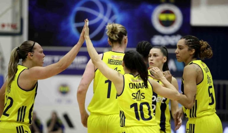 fenerbahce-kadinlar-basketbol-super-ligi-yari-final-serisinde-1-0-one-gecti-U2hTdPOO.jpg