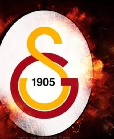 galatasaraya-yildiz-oyuncusundan-kotu-haber-kaburgasinda-kirik-var-5OTuxGtG.jpg