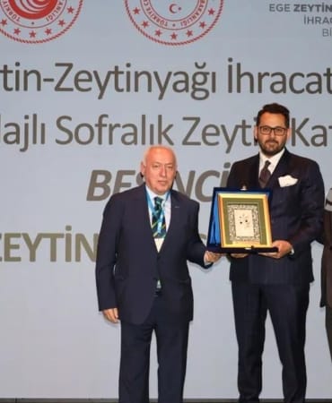 zeytin-ve-zeytinyagi-sektorunde-ihracat-sampiyonlari-odullerine-kavustu-E3iJ6RI8.jpg
