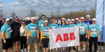 abb-turkiye-istanbul-yari-maratonunda-cocuklarin-egitimine-destek-icin-kostu-zIR92lb6.jpg
