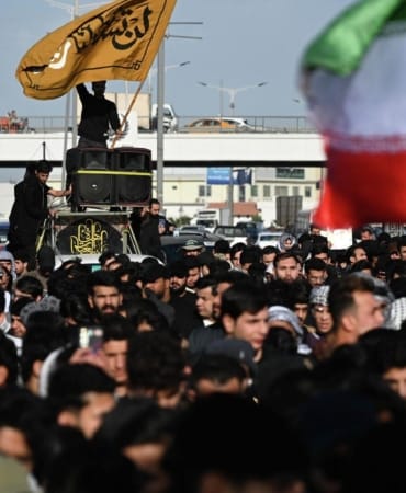bagdatta-binlerce-irakli-abd-ve-israilin-irana-yonelik-saldirilarini-protesto-etti-sQDOH7MH.jpg