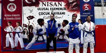 bursa-buyuksehirli-karateciler-goz-doldurdu-d2rWhyj2.jpg