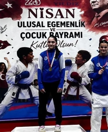 bursa-buyuksehirli-karateciler-goz-doldurdu-d2rWhyj2.jpg