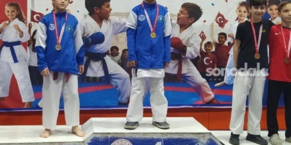 bursa-buyuksehirli-karatecilerden-28-madalya-DGrDnzMu.jpg