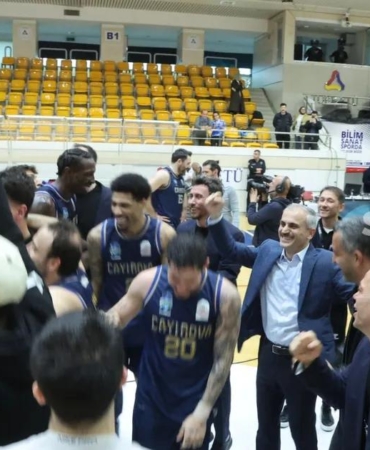 cayirova-basketbolda-tarih-yazdi-Tw4LjbWt.jpg