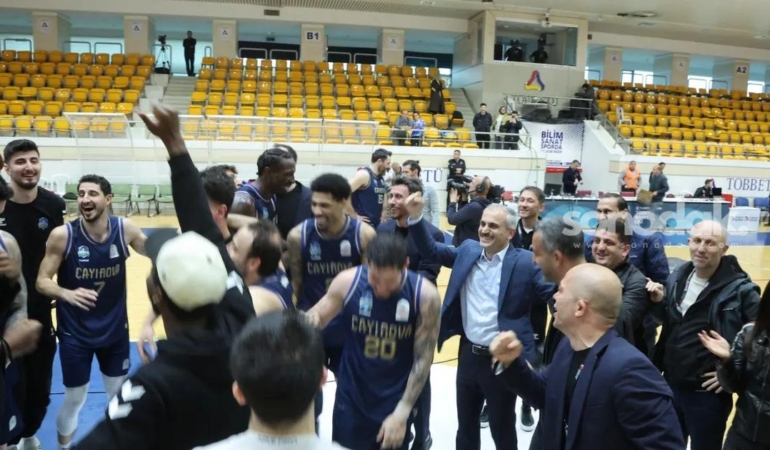 cayirova-basketbolda-tarih-yazdi-Tw4LjbWt.jpg