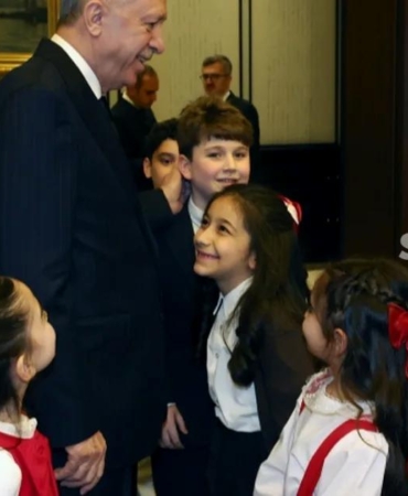cumhurbaskani-erdogan-kulliyede-cocuklari-konuk-etti-mIqdi1mG.jpg
