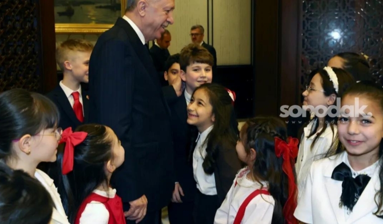 cumhurbaskani-erdogan-kulliyede-cocuklari-konuk-etti-mIqdi1mG.jpg