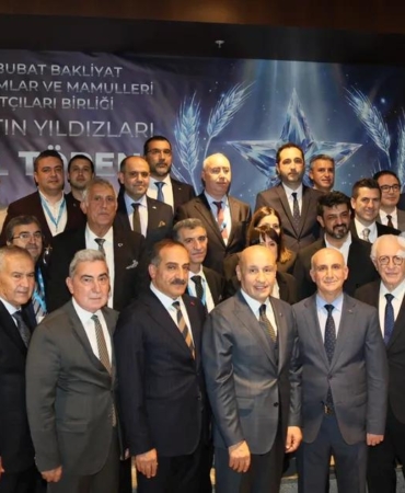 ege-hububat-bakliyat-yagli-tohumlar-ve-mamulleri-ihracatcilari-birliginde-muhammet-ozturk-guven-tazeledi-pXmhgYTA.jpg
