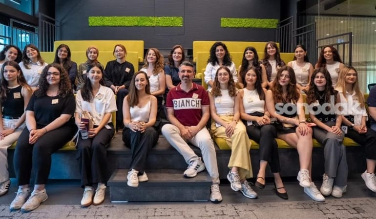 enerjisa-uretimin-womentum-programi-ile-81-ilden-gelecegin-kadin-liderleri-yetisiyor-r5WlIzKX.jpg
