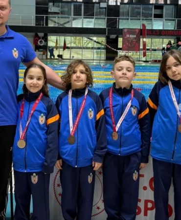 inegollu-minik-yuzuculerden-18-madalyalik-gurur-cjp2CQR3.jpg