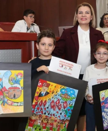 izmitte-23-nisan-coskusu-minik-yetenekler-odullerine-kavustu-VPL12VTl.jpg