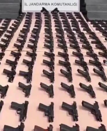 jandarmadan-dev-operasyon-1107-ruhsatsiz-tabanca-ele-gecirildi-dSmYeOqg.jpg