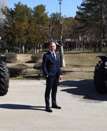 konya-tarim-fuarinda-turktraktor-standini-ziyaret-edenlere-new-holland-t580b-kazanma-firsati-h4rYgWt3.jpg