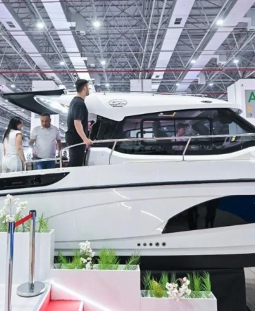 mast-boat-show-kapilarini-acti-tlLddFPr.jpg