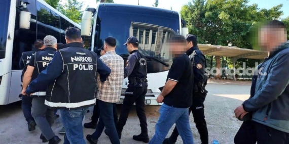 mersinde-zehir-tacirlerine-buyuk-darbe-13-gozalti-genis-operasyon-sonuclari-26ku6Zdx.jpg