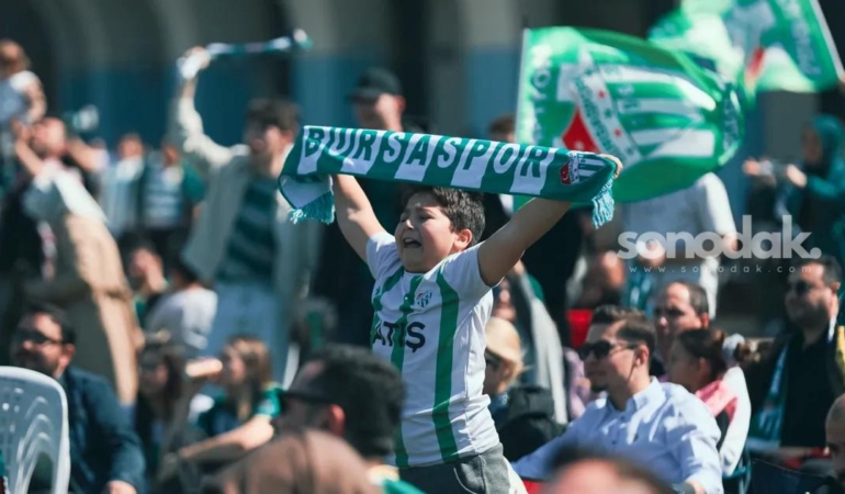 millet-bahcesinde-dev-ekranda-bursaspor-coskusu-XtmgvK79.jpg