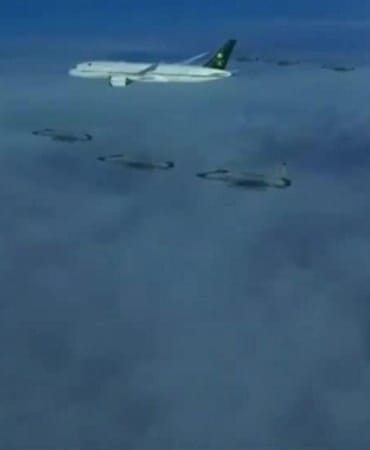 pakistan-iran-heyetinin-guvenligi-icin-savas-jetlerini-devreye-soktu-kritik-saatler-kIQJKKlI.jpg