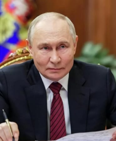 putin-gagarinin-uzay-ucusu-20-yuzyilin-en-gorkemli-olaylarindan-biri-x6OZsJSd.jpg