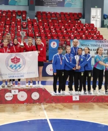 trabzonun-bayan-masa-tenisi-kadrosu-sampiyon-oldu-PwJeNKEi.jpg