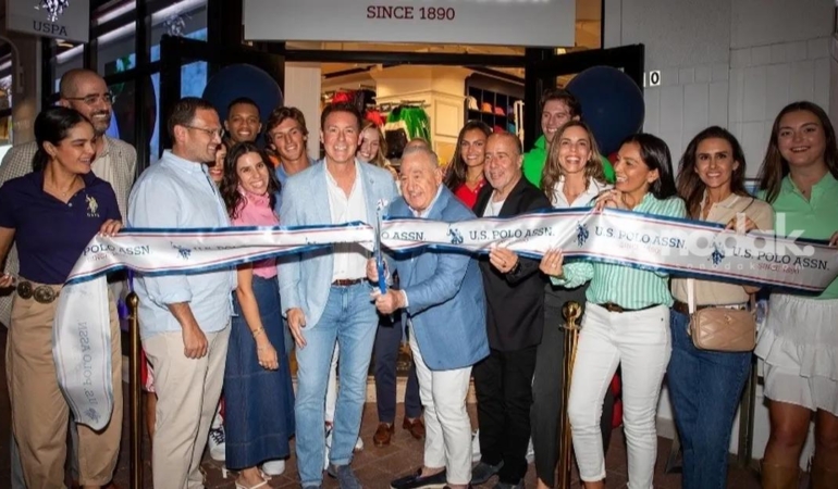 us-polo-assn-miaminin-en-itibarli-bolgesinde-global-amiral-magazasini-acti-EyFZ9czQ.jpg