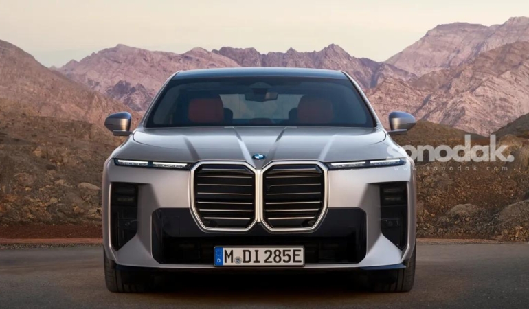 yeni-bmw-i7-ile-luks-ve-teknoloji-yeniden-tanimlaniyor-6LWH3Kla.jpg