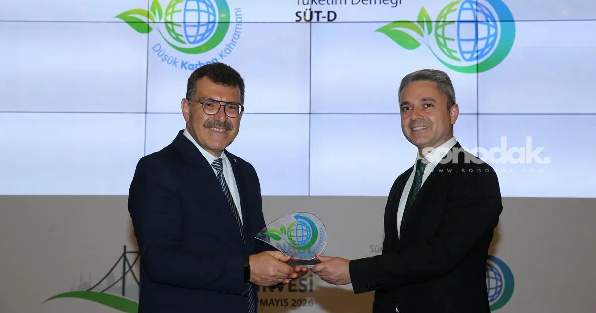 aksa-dogalgaz-7-kez-dusuk-karbon-kahramani-odulune-deger-goruldu-v6ufkmLH.jpg
