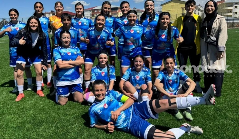 bayazitspor-bayan-futbol-grubu-doneme-deplasman-zaferiyle-basladi-m5e3d1LH.jpg