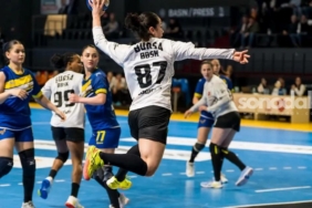 bursa-buyuksehir-federasyon-kupasinda-yari-finalde-gqjUCM7f.jpg