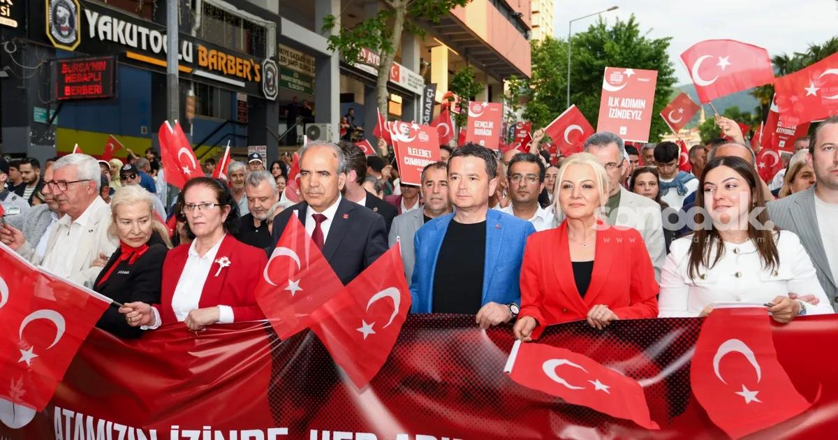 bursa-osmangazide-19-mayis-ruhu-genclerle-yukseldi-5Yyb6efZ.jpg