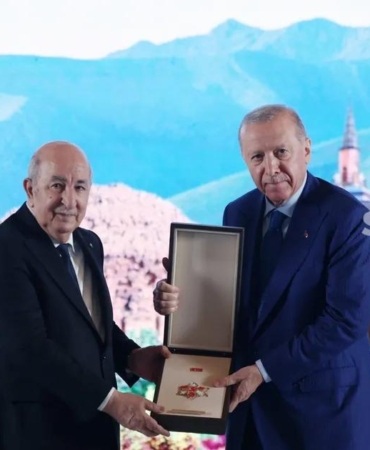 cezayir-cumhurbaskani-tebbuna-devlet-nisani-tevcih-edildi-kzOuQ57q.jpg